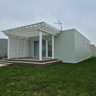 GROFFLIERS , Chalet neuf de plain pied 3 chambres , toutes options , en frais de notaire réduits , avec piscine chauffée !!