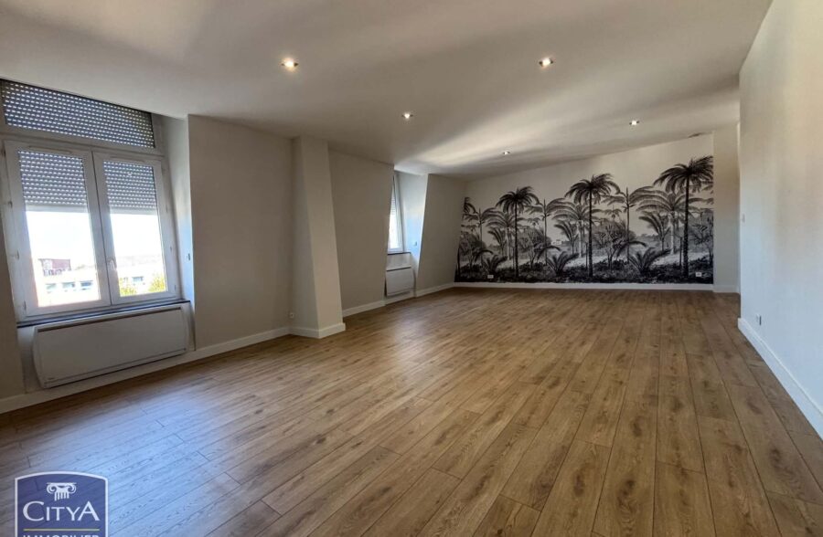 Appartement Cambrai 3 pièce(s)-stationnement privatif