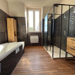 Appartement Cambrai 3 pièce(s)-stationnement privatif