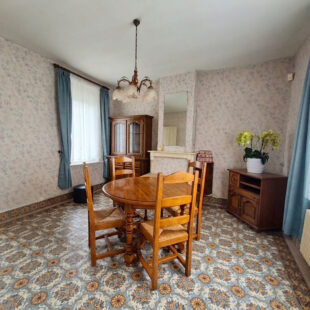 Maison de caractère avec jardin, dépendance et 2 garages