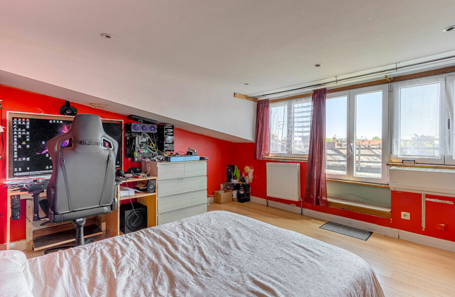 Croix, maison semi individuelle, 4 chambres, 2 terrasses, garage 2 voitures + parking