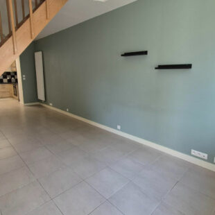 Croix, maison 2 chambres, bureau + cour