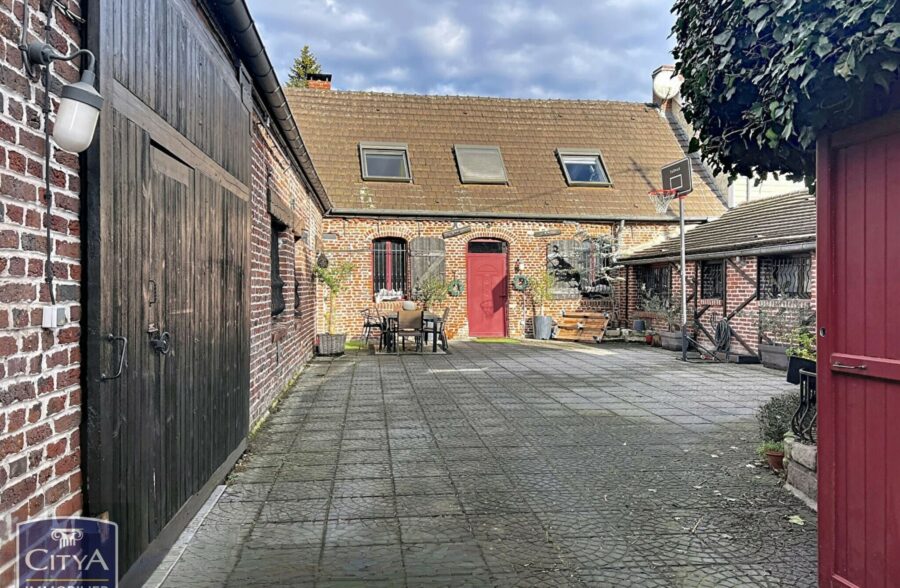 Maison de type fermette avec caractère et déco contemporaine