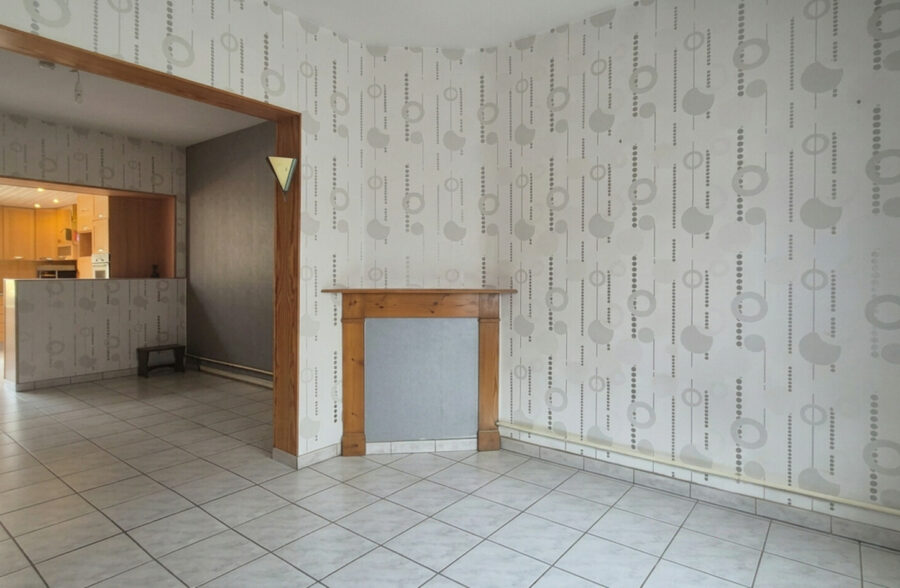 Maison rénovée avec jardin et garage