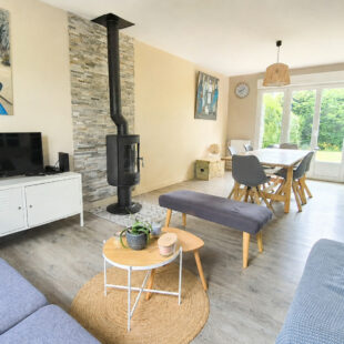 Semi-mitoyenne avec 4 chambres, jardin Ouest garage proche métro