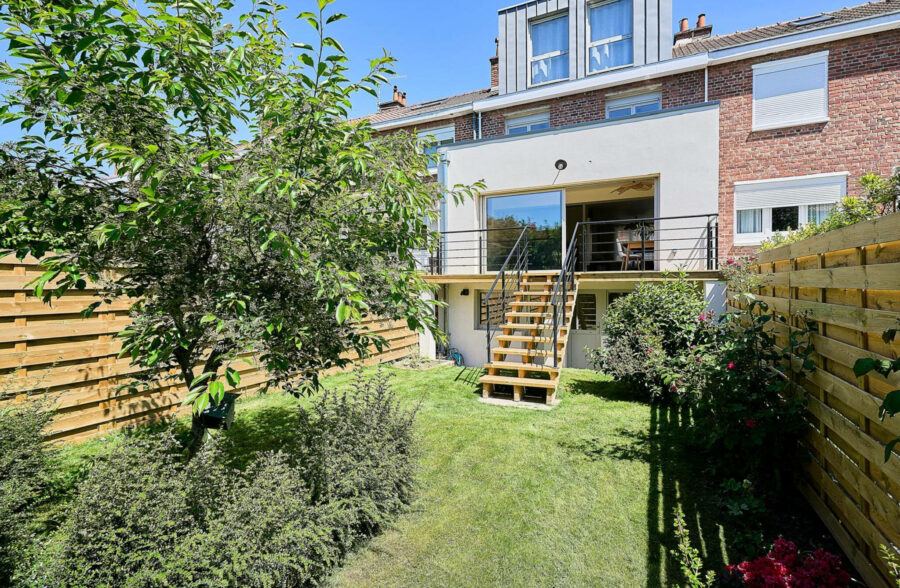 Pont Royal – Proche Deûle, commerces et transports, magnifique bel-étage avec 4 chambres, garage et jardin sud ouest