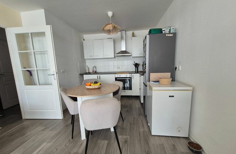 Appartement Lens 2 pièce(s) 44 m2 avec place de parking +local vélo+balcon.