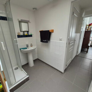 LILLE WAZEMMES: Maison entièrement rénovée 2 chambres