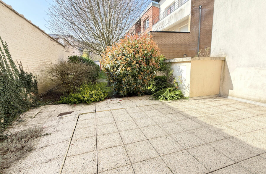 APPARTEMENT  1 CHAMBRE AVEC  TERRASSE ET GARAGE