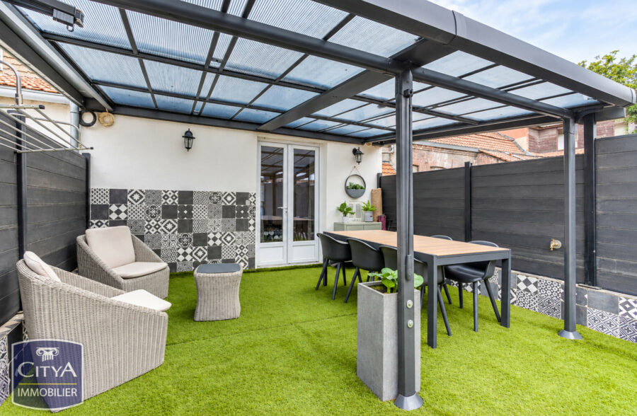 LILLE WAZEMMES: Maison 4 chambres cour et terrasse