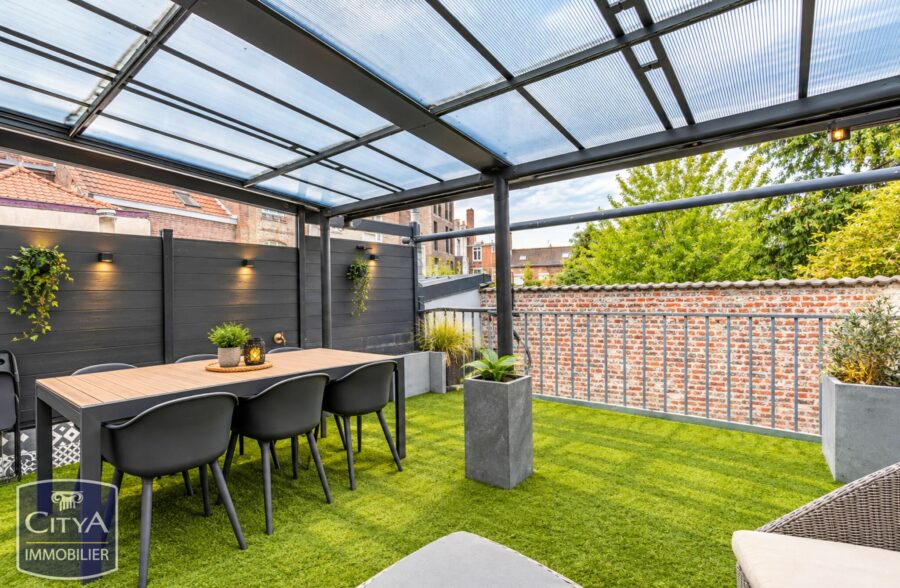 LILLE WAZEMMES: Maison 4 chambres cour et terrasse