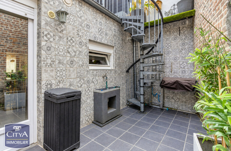 LILLE WAZEMMES: Maison 4 chambres cour et terrasse