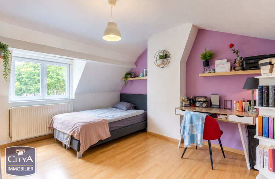 LILLE WAZEMMES: Maison 4 chambres cour et terrasse