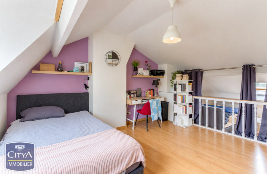 LILLE WAZEMMES: Maison 4 chambres cour et terrasse