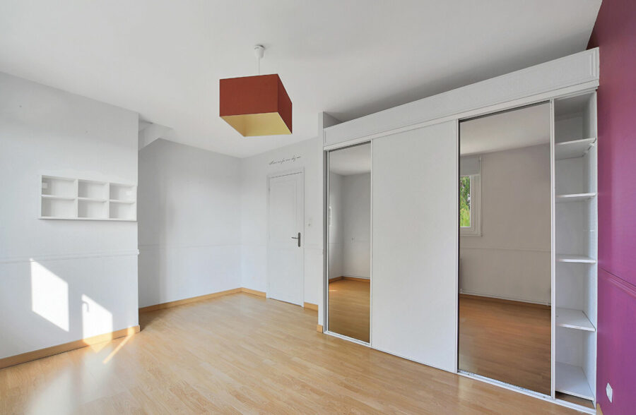 Maison Lillers 7 chambres jardin sous sol complet et dépendances