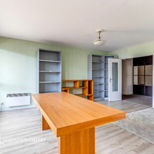 PROCHE BUS ET METRO APPARTMEENT DANS UNE RESIDENCE SECURISEE AVEC 2 CHAMBRES – BALCON – GARAGE ET CAVE