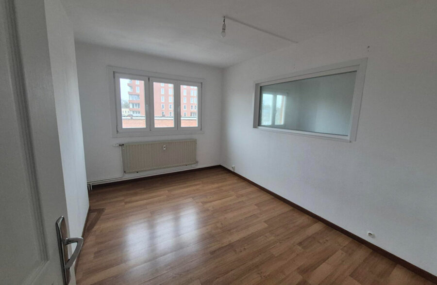 Appartement 4 pièces 82 m² · à Maubeuge · 81,7 m² · 70 000 €