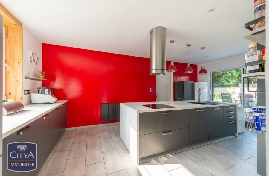 LONGERE SEMI PLAIN PIED DE 148 M²