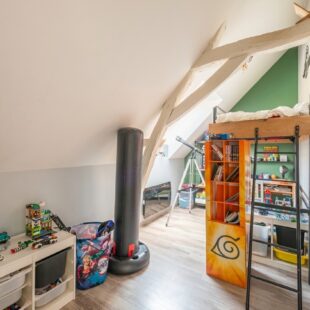 LONGERE SEMI PLAIN PIED DE 148 M²