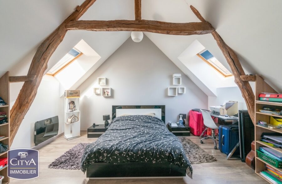 LONGERE SEMI PLAIN PIED DE 148 M²