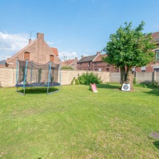 LONGERE SEMI PLAIN PIED DE 148 M²