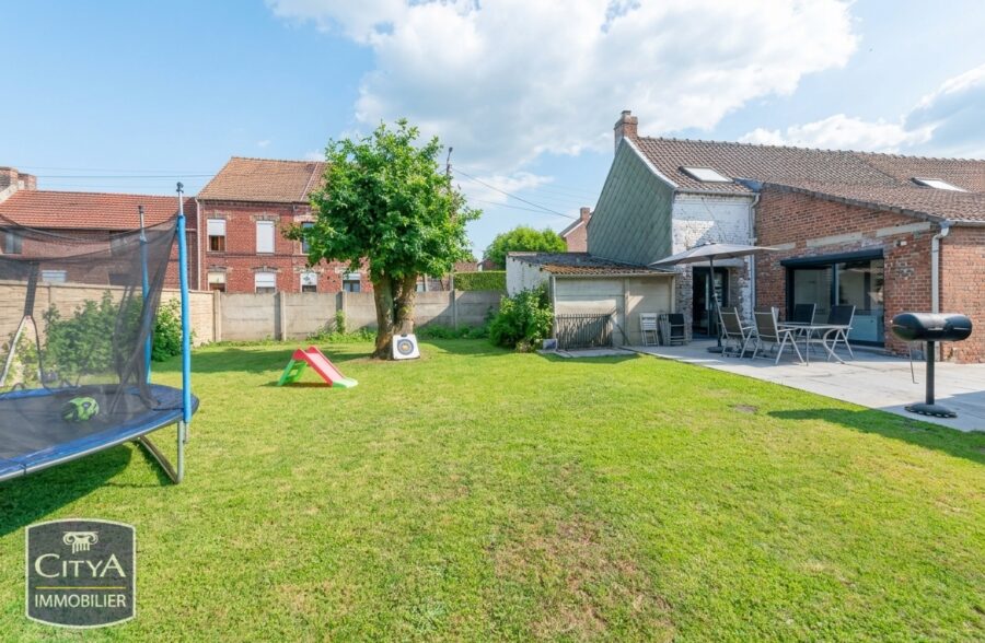 LONGERE SEMI PLAIN PIED DE 148 M²