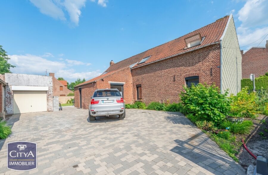 LONGERE SEMI PLAIN PIED DE 148 M²