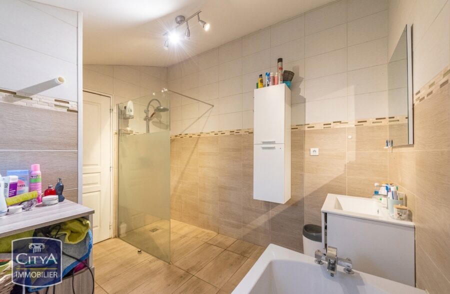 MAISON INDIVIDUELLE  4  CHAMBRES DE 105 M²