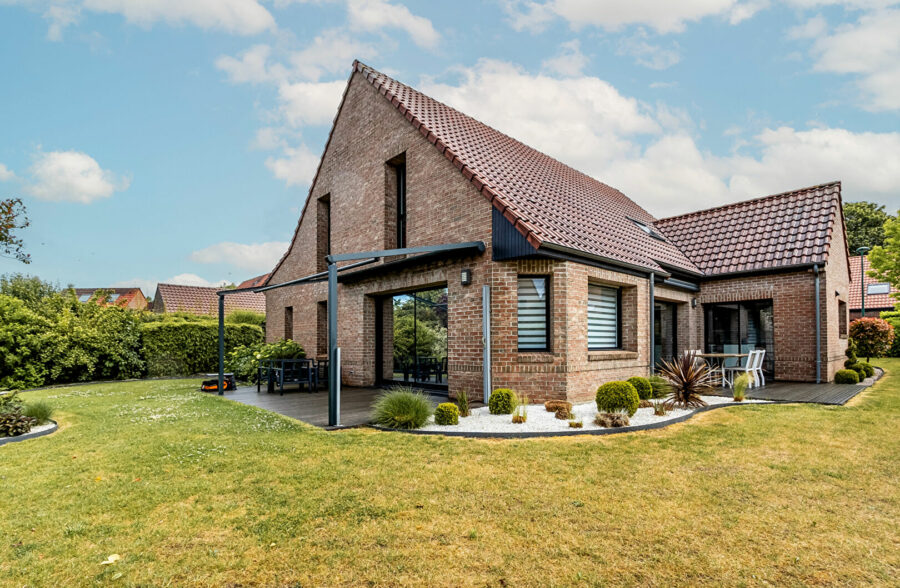 CAPINGHEM – Maison individuelle semi plain-pied – 205 m²
