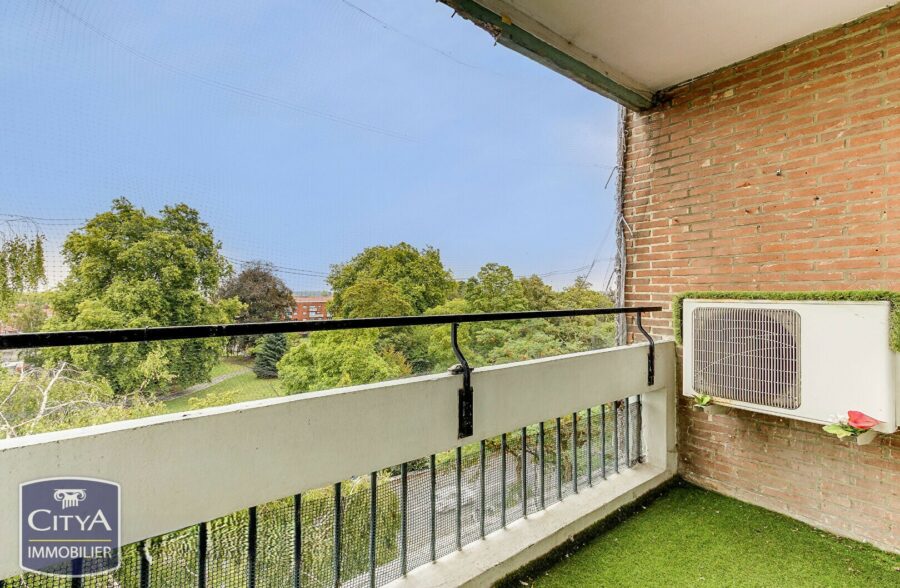 A VENDRE!! EN EXCLUSIVITE!! 75 000€ HAI!! APPARTEMENT T3, DEUX CHAMBRES + BALCON. ROUBAIX.