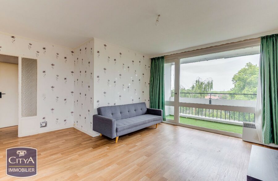 A VENDRE!! EN EXCLUSIVITE!! 75 000€ HAI!! APPARTEMENT T3, DEUX CHAMBRES + BALCON. ROUBAIX.