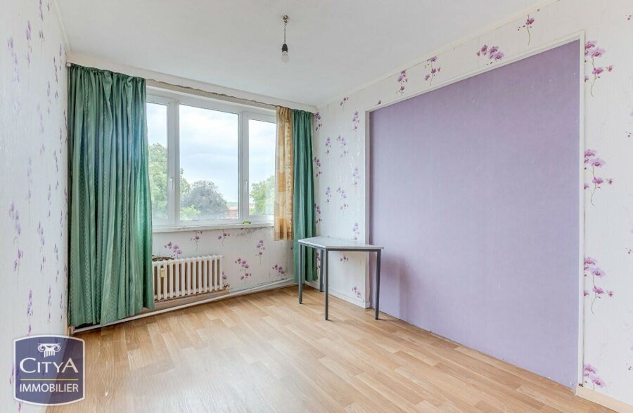 A VENDRE!! EN EXCLUSIVITE!! 75 000€ HAI!! APPARTEMENT T3, DEUX CHAMBRES + BALCON. ROUBAIX.