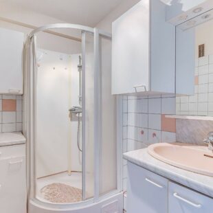 A VENDRE!! EN EXCLUSIVITE!! 75 000€ HAI!! APPARTEMENT T3, DEUX CHAMBRES + BALCON. ROUBAIX.