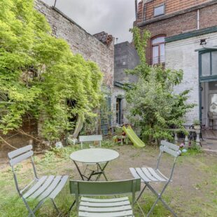 EXCLUSIVITÉ! MAISON DE MAÎTRE SEMI-MITOYENNE À ROUBAIX ! 214 m² ! 5 Chambres, salle de jeux, jardin, dépendance 60m², places de parking privées!! 215 000 € HAI!!