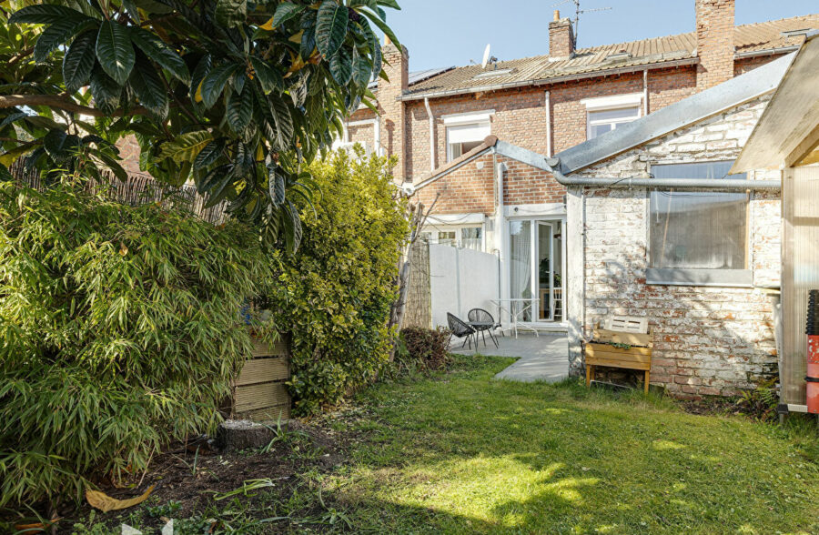 Coup de coeur assuré ! Maison 1930 rénovée – 110 m² – 3 chambres – jardin &nbsp;Sous compromis&nbsp;