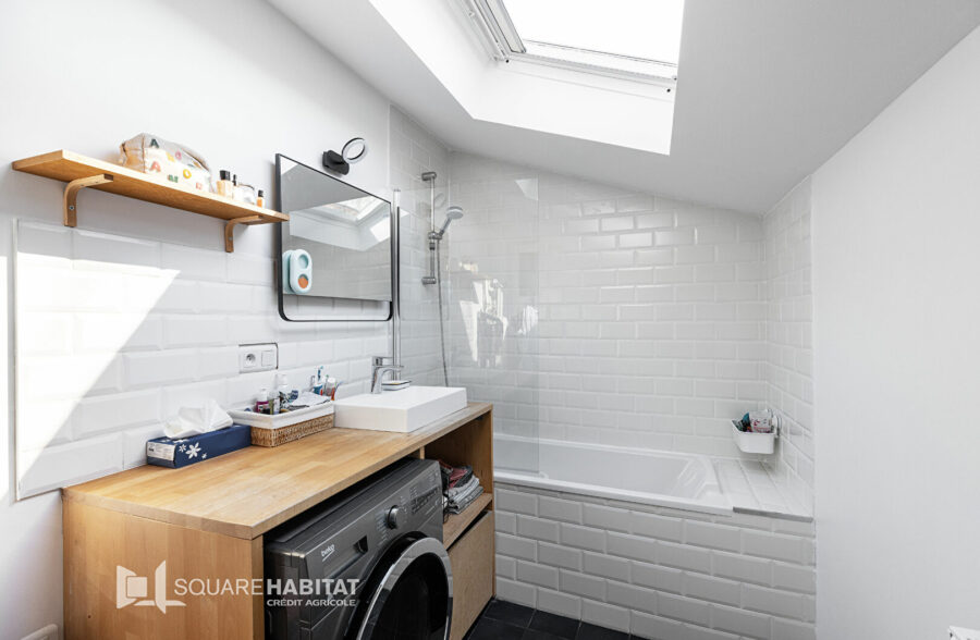 Coup de coeur assuré ! Maison 1930 rénovée – 110 m² – 3 chambres – jardin &nbsp;Sous compromis&nbsp;