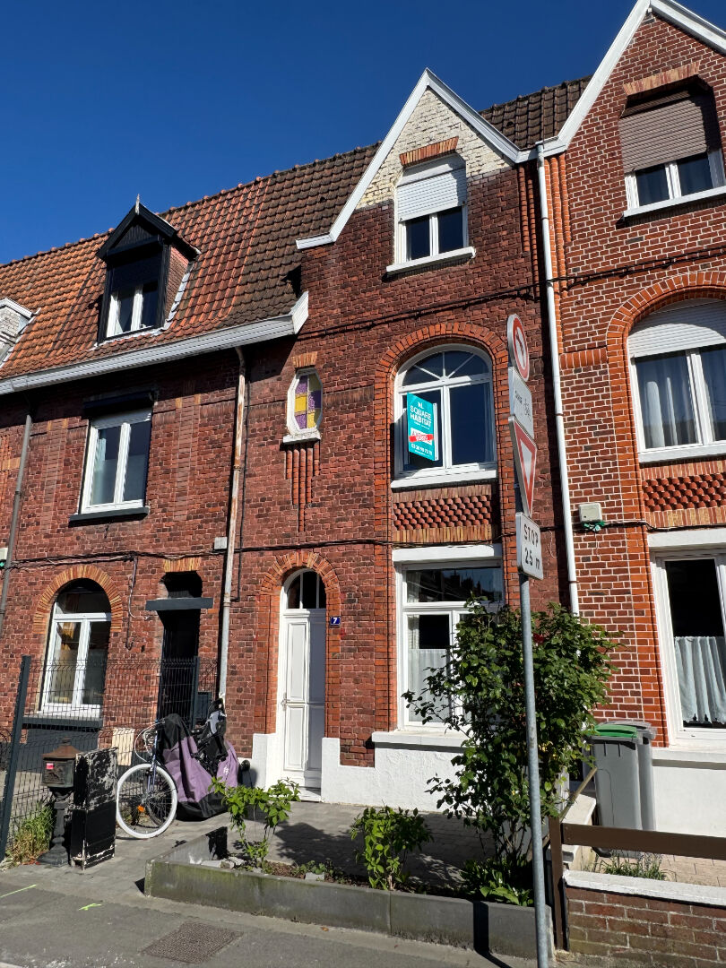Coup de coeur assuré ! Maison 1930 rénovée – 110 m² – 3 chambres – jardin &nbsp;Sous compromis&nbsp;