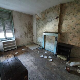 SOMAIN 49000Euro , petit prix , maison de ville a rénover .