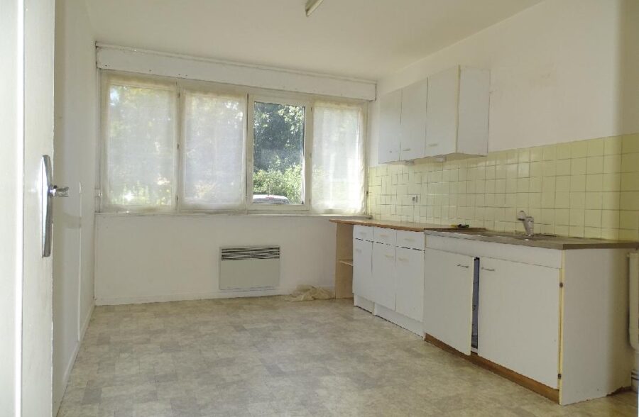 A proximité du Boulevard Gambetta, appartement de type 2 en rez-de-chaussée avec balcon!