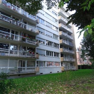 A proximité du Boulevard Gambetta, appartement de type 2 en rez-de-chaussée avec balcon!