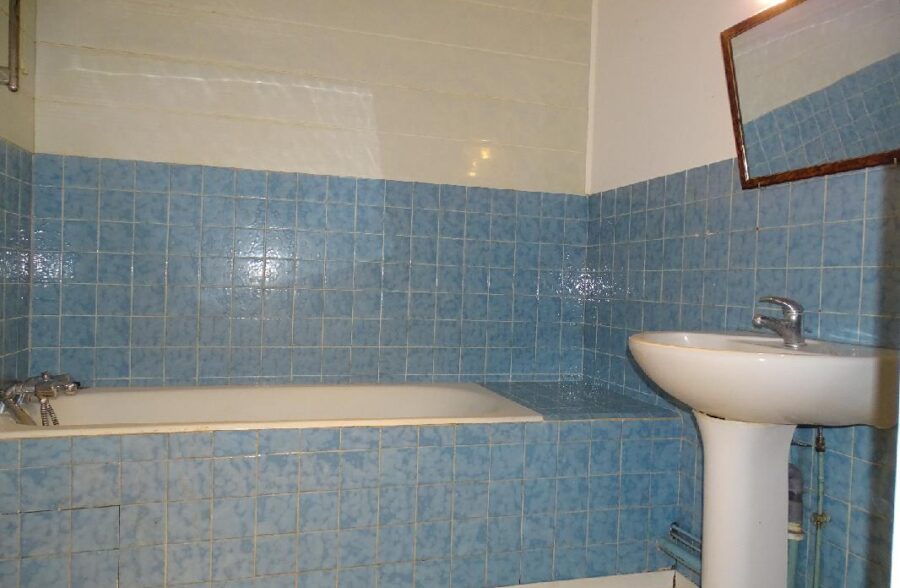 A proximité du Boulevard Gambetta, appartement de type 2 en rez-de-chaussée avec balcon!