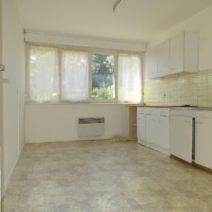 A proximité du Boulevard Gambetta, appartement de type 2 en rez-de-chaussée avec balcon!