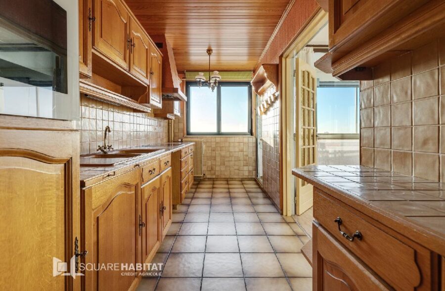 HYPER CENTRE : APPARTEMENT TYPE 3 AVEC DOUBLE SEJOUR + STATIONNEMENT PRIVE