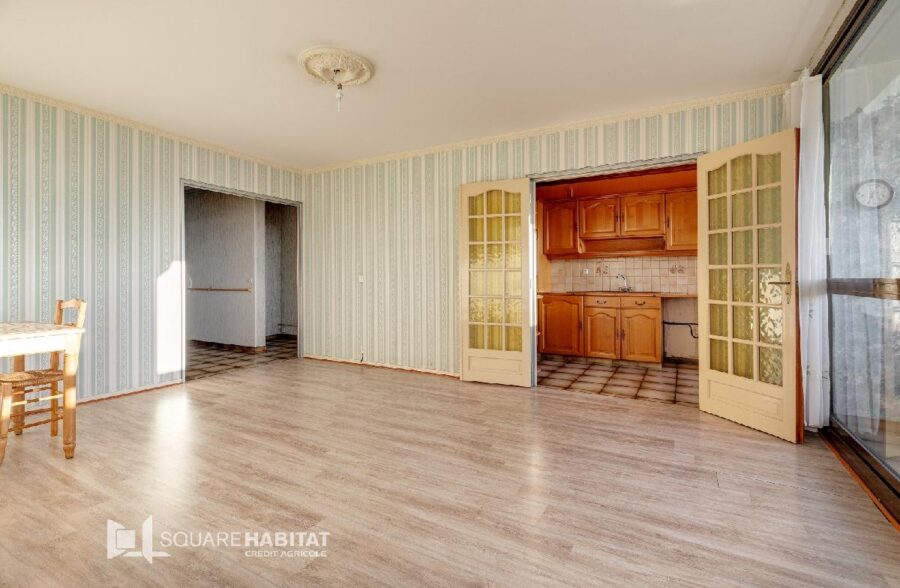 HYPER CENTRE : APPARTEMENT TYPE 3 AVEC DOUBLE SEJOUR + STATIONNEMENT PRIVE