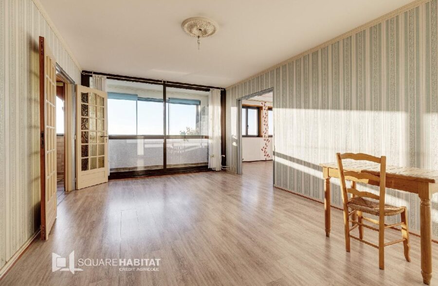 HYPER CENTRE : APPARTEMENT TYPE 3 AVEC DOUBLE SEJOUR + STATIONNEMENT PRIVE