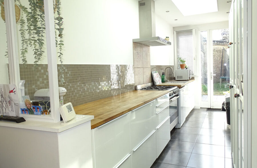 SEMI BOURGEOISE  4 CHAMBRES ET JARDIN SECTEUR LES FRANCS