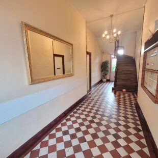 Découvrez cet ensemble de 6 appartements T3 au sein d’un immeuble historique !!