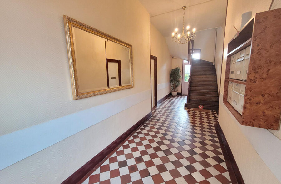 Découvrez cet ensemble de 6 appartements T3 au sein d’un immeuble historique !!