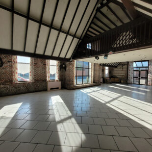 Ancien local pour Loft ou Professionnel