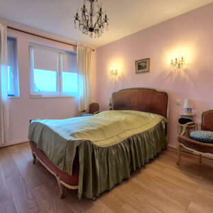 APPARTEMENT DOUBLE SEJOUR 3 CHAMBRES LOGGIA ET PARKING EN HYPER CENTRE